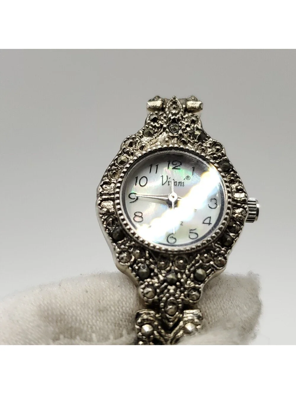 Vivani Silver Tone MOP Dial Quartz 20mm Womens Watch New Battery 7